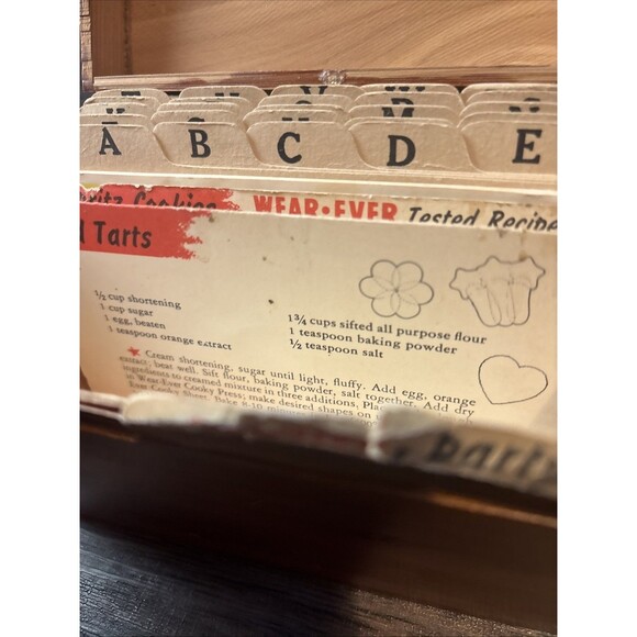 Vtg INDEX CARD/RECIPE Wood FILE BOX Merchant 5.75"X4" Cedar - Picture 5 of 16